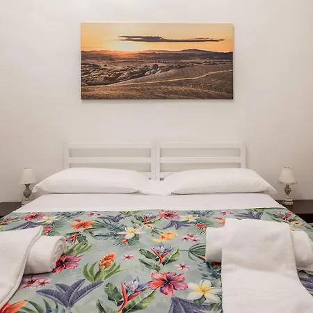 San Quirico Gallery Apartment Siena