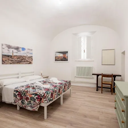 San Quirico Gallery Apartment Siena