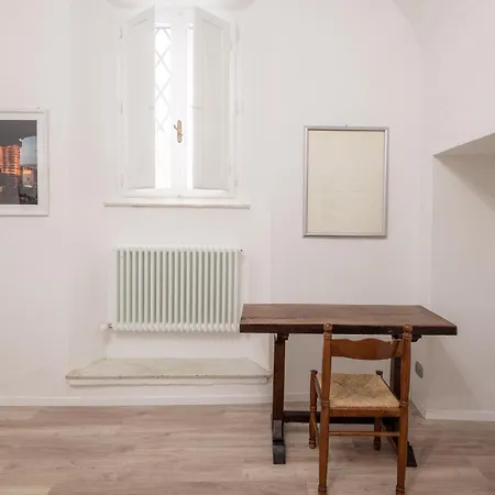 San Quirico Gallery Apartment